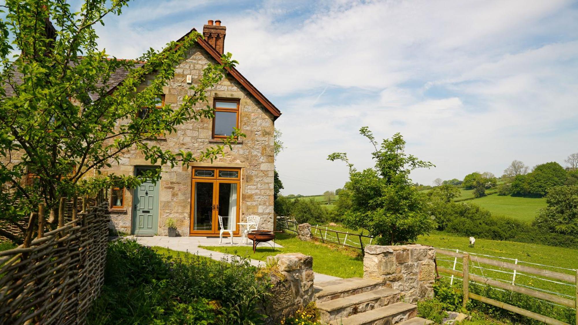 Tranquil Countryside Cottage For Two Рексъм Екстериор снимка
